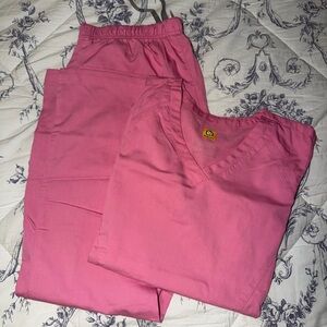 WonderWink Pro V-Neck Scrub Top in Pink
